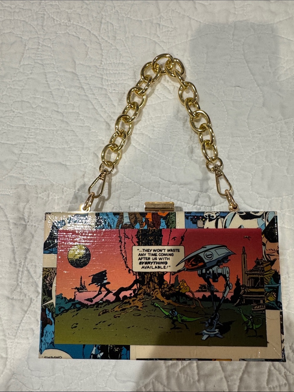 Star Wars Graphic Comic-Print Clutch Bag with Gold Chain. RARE. Never used.